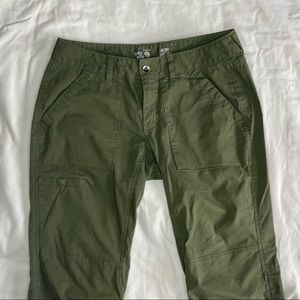 Mountain Hardwear Pants - Olive Green - size 6/30 - hiking pant